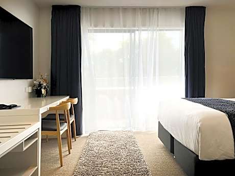 Studio with Spa Bath