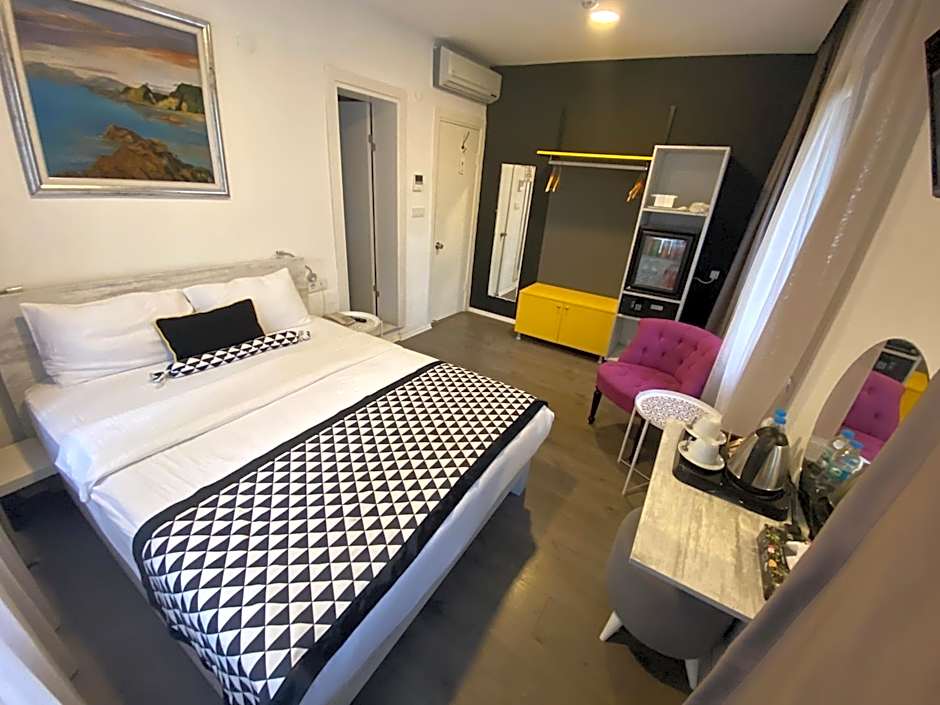 Piano Hotel