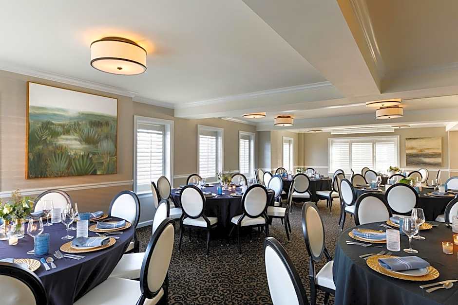 Ambassador Hotel Tulsa, Autograph Collection by Marriott