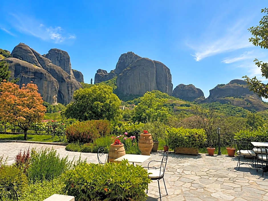 Hotel Doupiani House