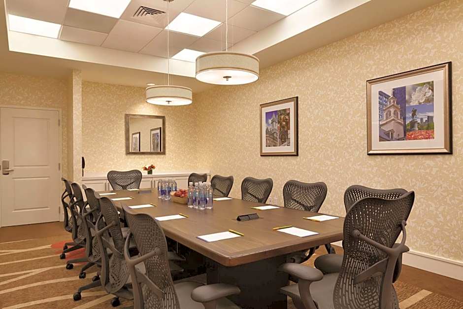 Hilton Garden Inn Boston Logan Airport