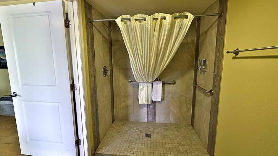 Driftwood Beach Motel