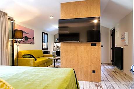 Deluxe Suite with Balcony or Terrace