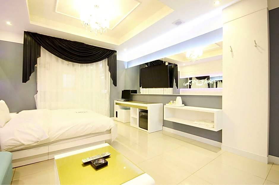 Dom Hotel