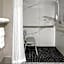 Super 8 by Wyndham Mentor/Cleveland Area