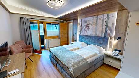 Deluxe Double Room with Balcony