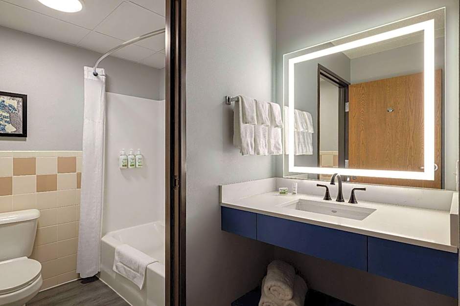 AmericInn by Wyndham Lincoln South