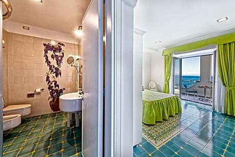 Classic Double or Twin Room with Sea View