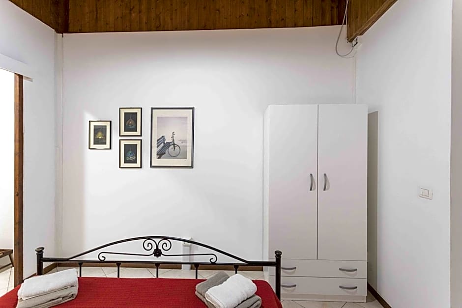 Photo 1 of 19 of Studio 1 Queen Bed