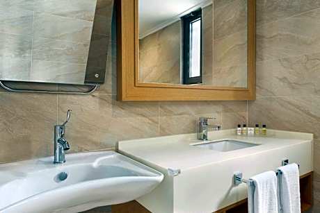 Double Room - Disability Access - Non-Smoking