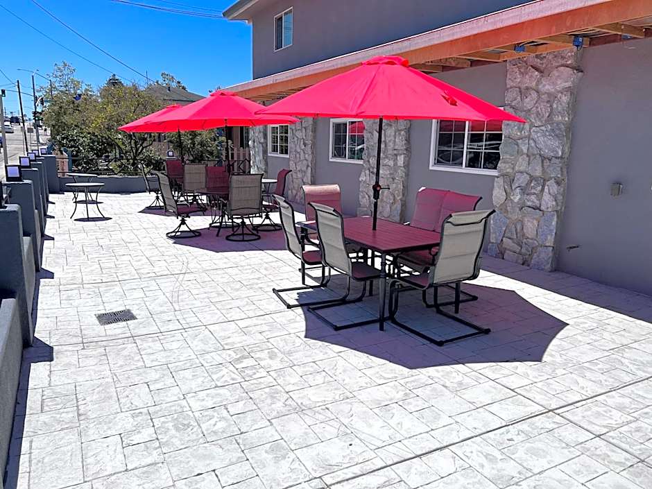 Surf City Inn & Suites