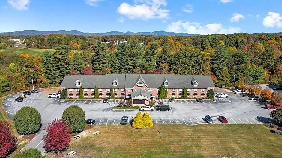 Mountain Inn & Suites Flat Rock