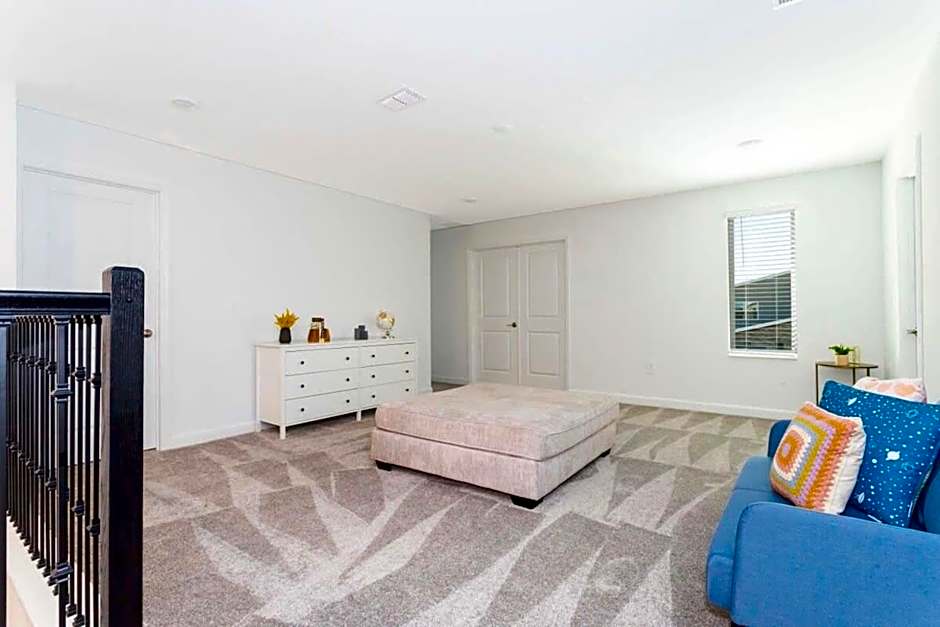 Super nice and spacious 9BDR home