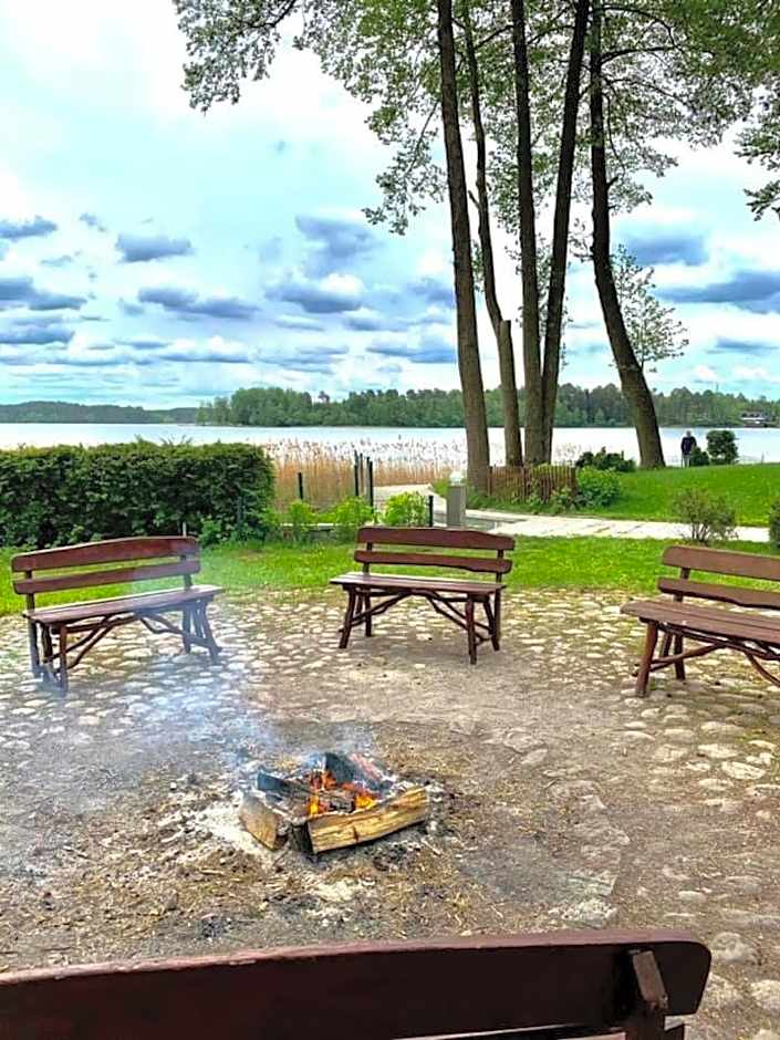 Oficerski Yacht Club