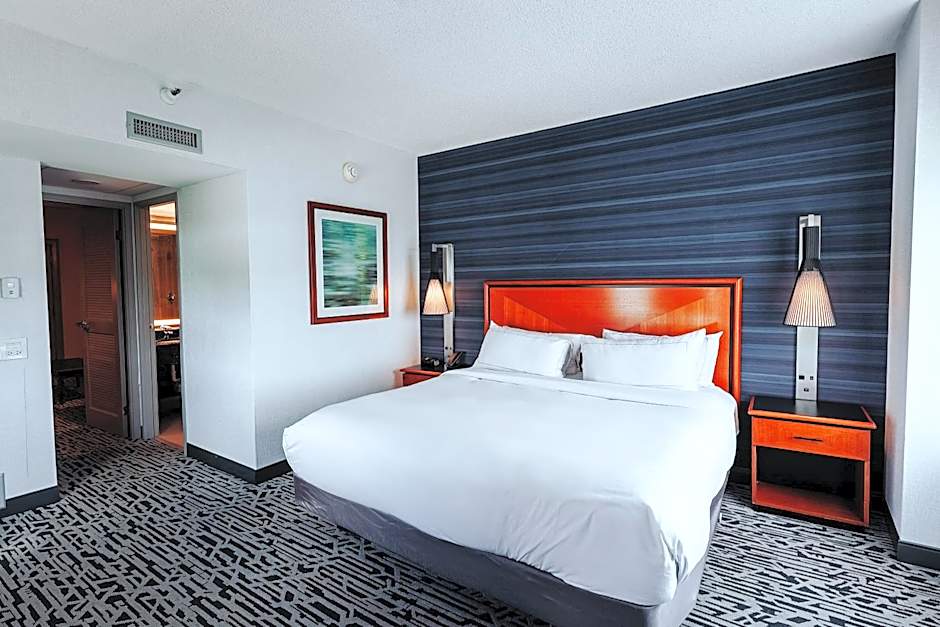 DoubleTree By Hilton Guest Suites & Conf. Center Chicago Downers Grove
