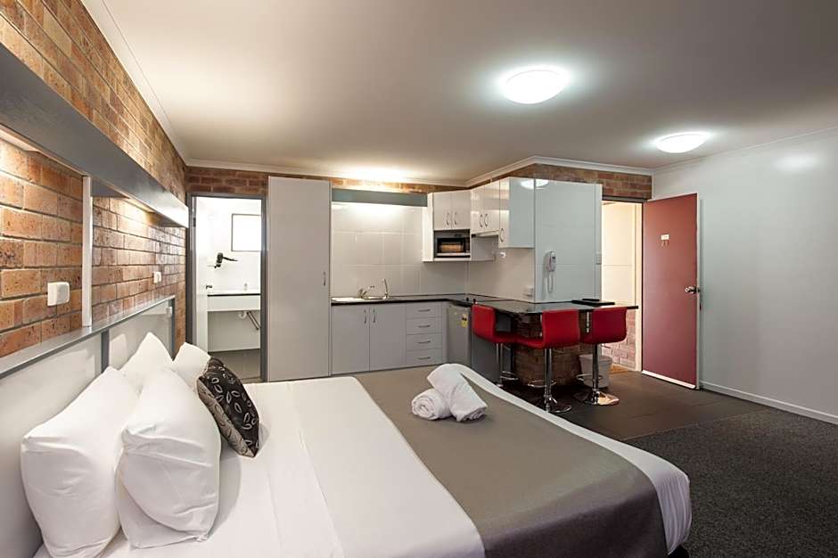 Allan Cunningham Motel