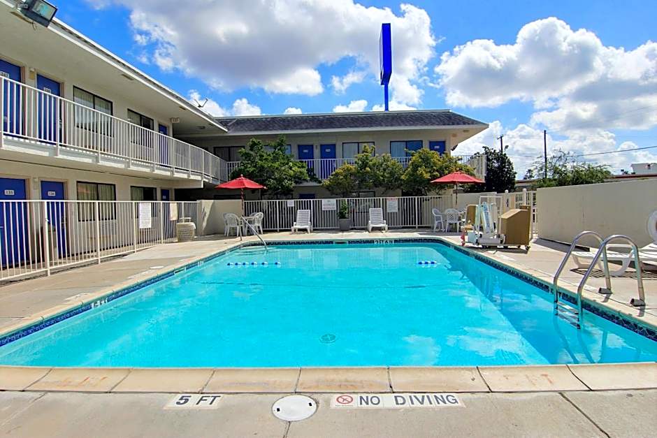 Motel 6-Kingsville, TX