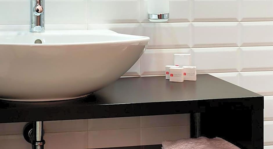 Home Club Suite Hotel