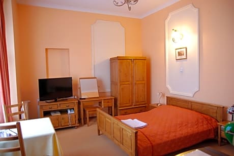 Basic Double Room