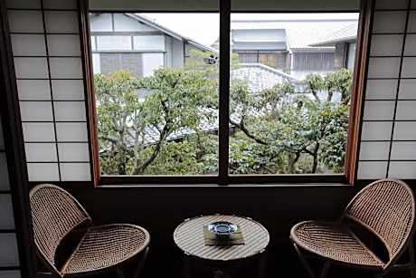 Japanese-Style Deluxe Room