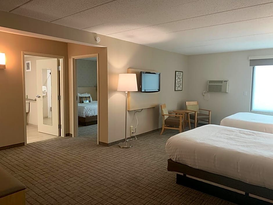 Days Inn & Suites by Wyndham Duluth by the Mall