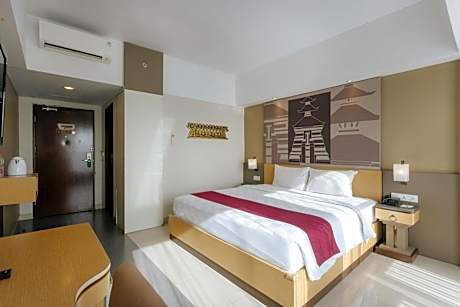 Deluxe Double Room with Pool View