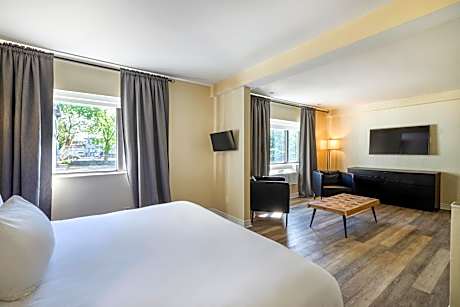 Executive Suite, 1 King Bed and Hot Tub