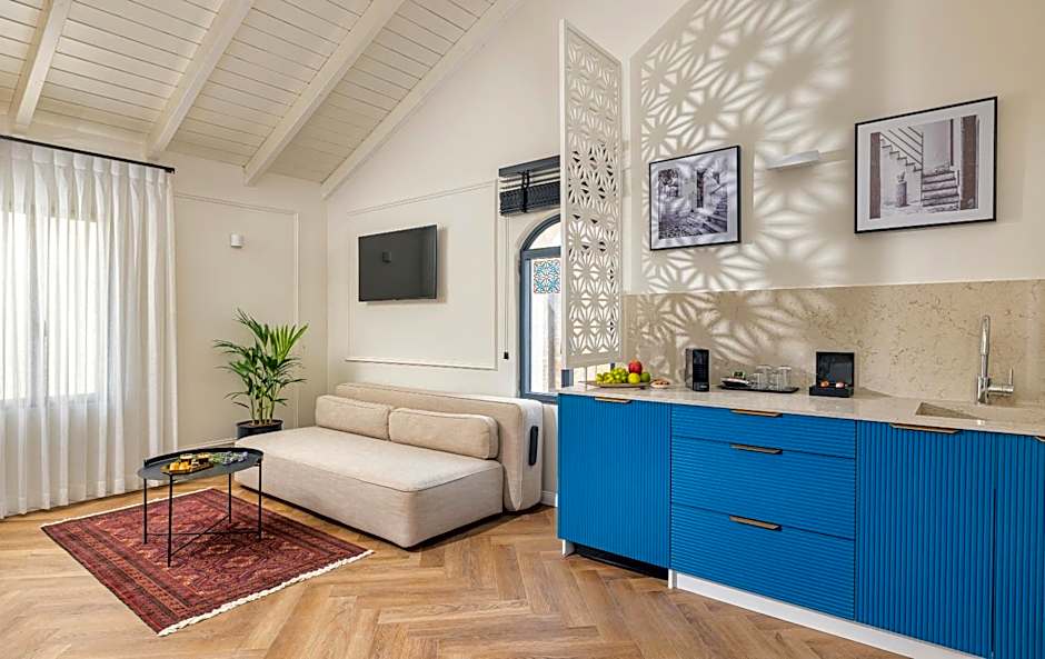 Villa Albi - Machne Yehuda Hotel