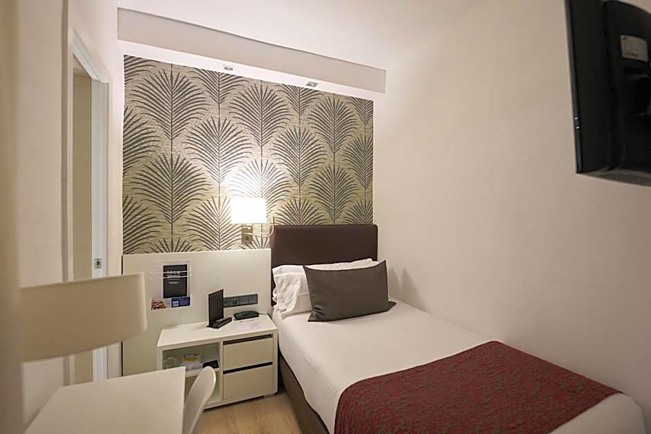 Catalonia Castellnou Hotel