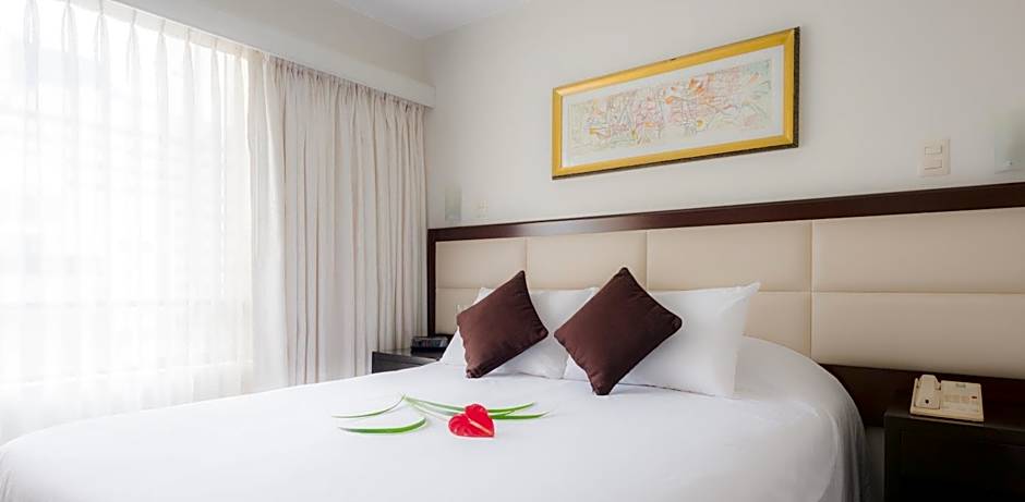 Roosevelt Hotel & Suites