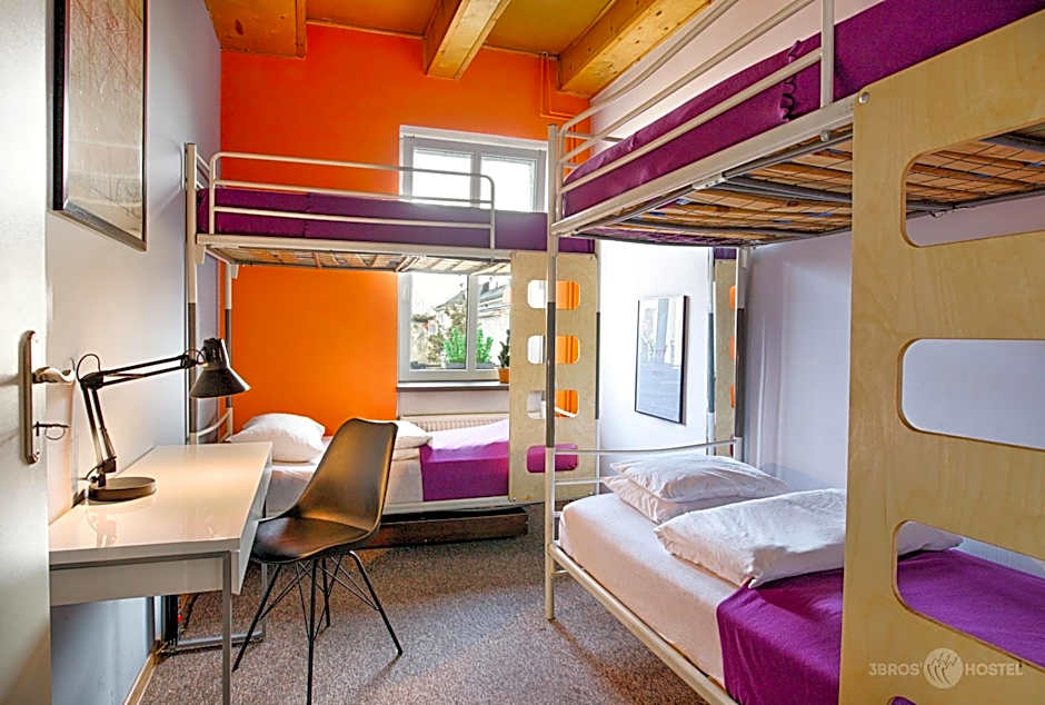 3 Bros' Hostel Cieszyn
