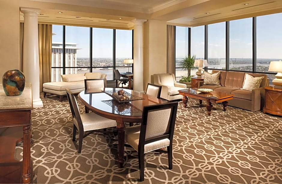 Hilton New Orleans Riverside