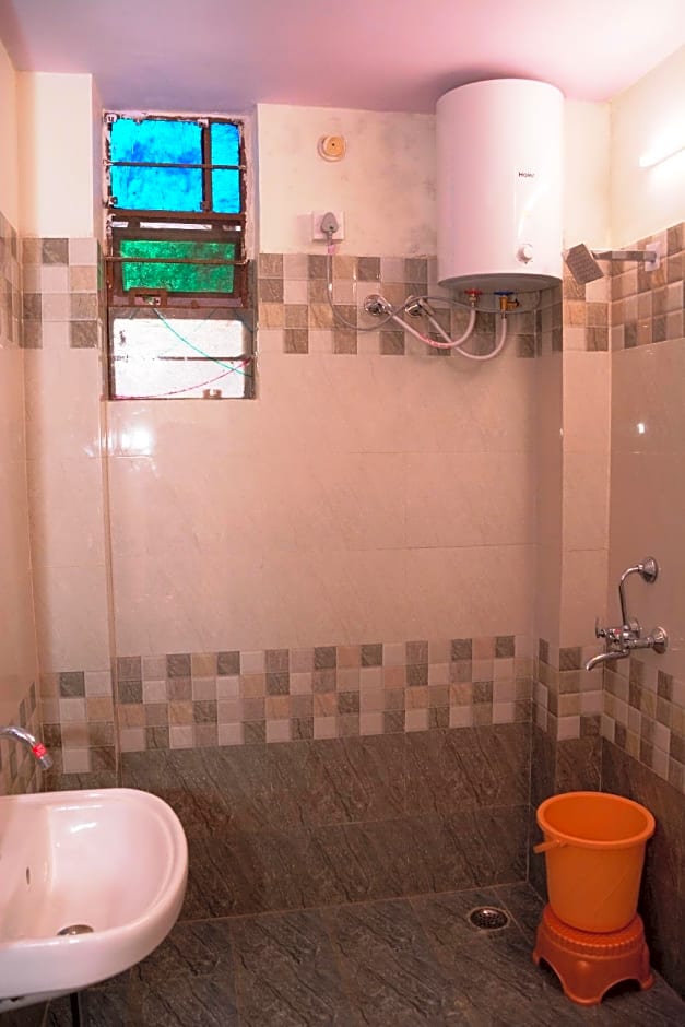 Hotel Sugandh Retreat