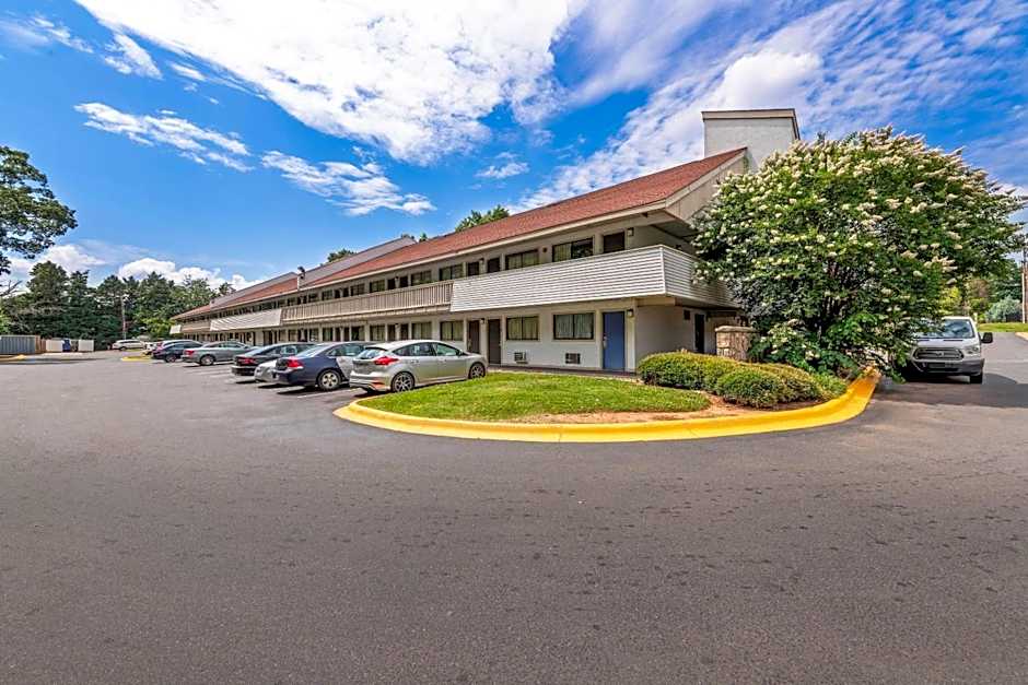 Econo Lodge Charlotte Airport