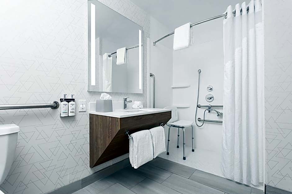 Holiday Inn Express & Suites Williamsburg By IHG