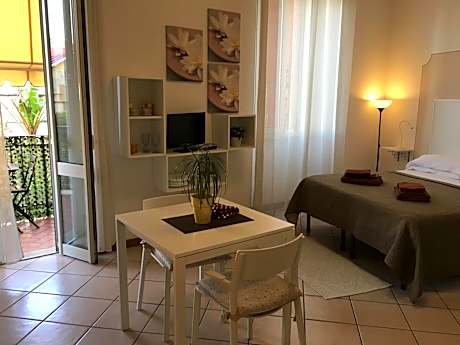 Studio (2 Adults)