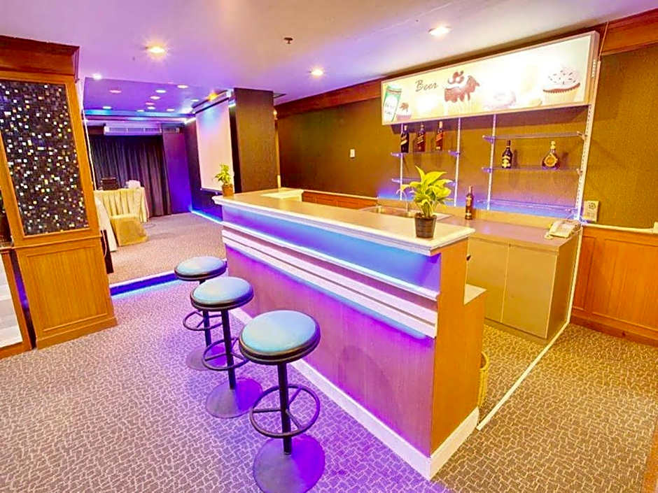 Bay Hotel Srinakarin