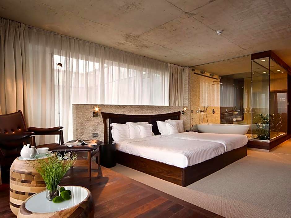 Photo 1 of 12 of Exclusive