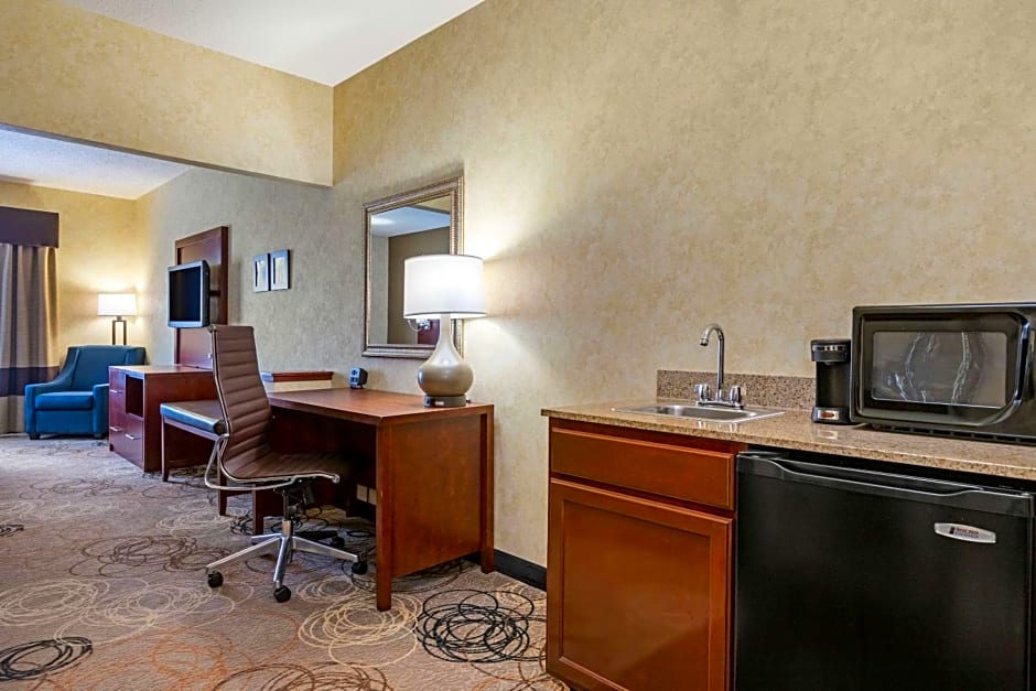 Comfort Suites Southfield