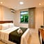 Comfortable 3 Bedrooms: Side Sea View