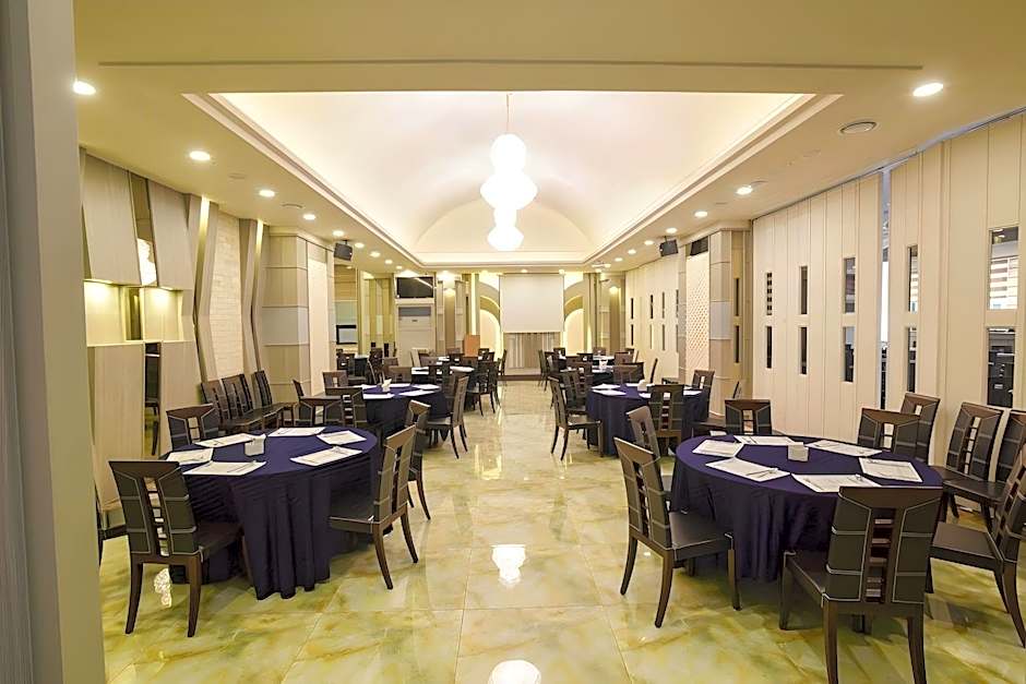 Hotel EMBLEDON