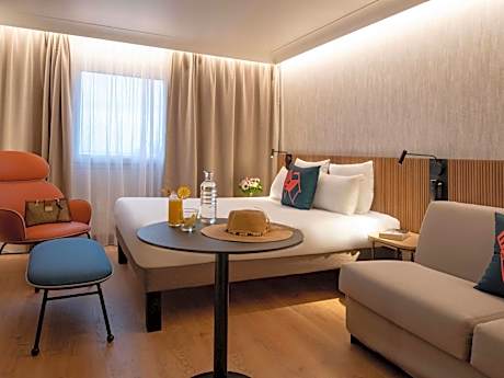 Superior Queen Room with Sofa