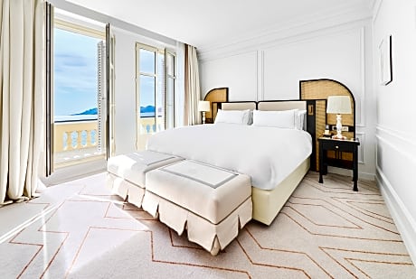 classic room, 1 king bed, balcony, sea view