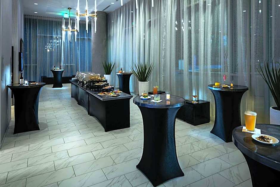 Hilton Garden Inn Seattle/Bellevue Downtown