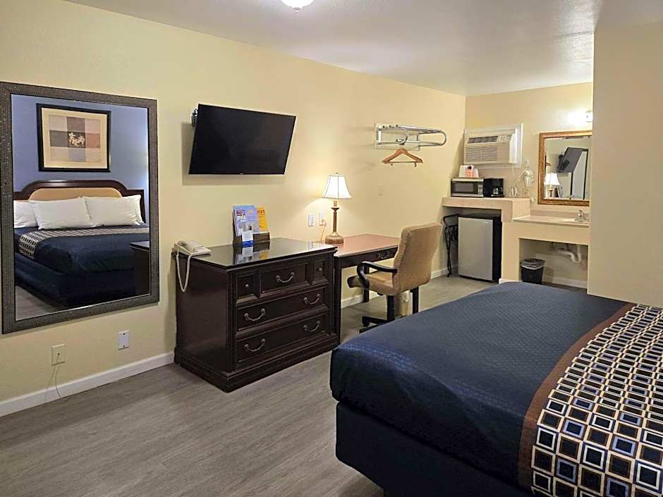 Rodeway Inn & Suites