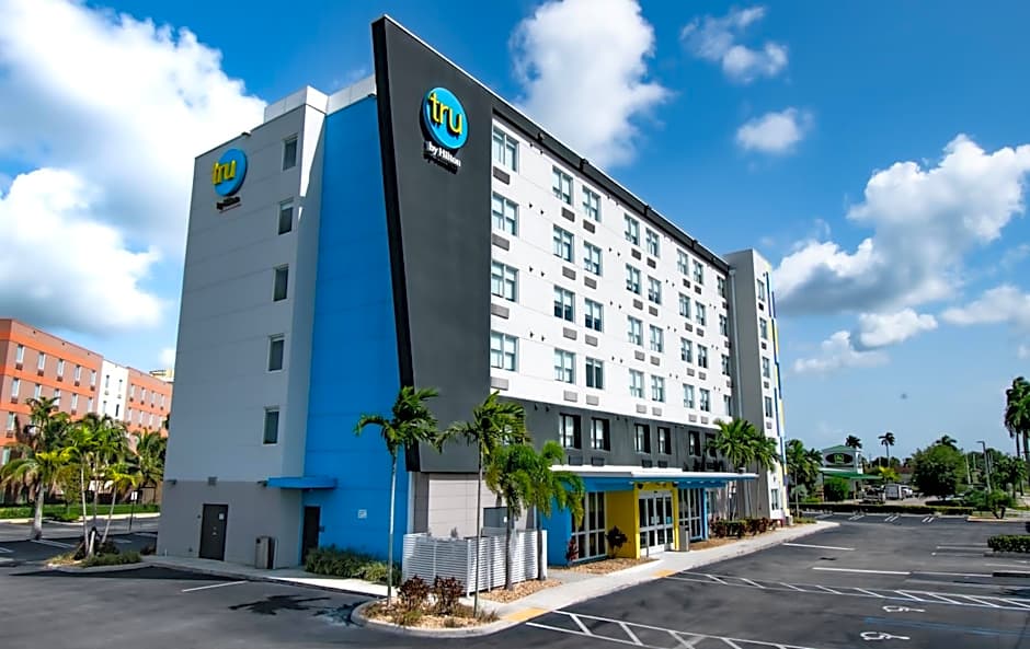 Tru by Hilton Florida City