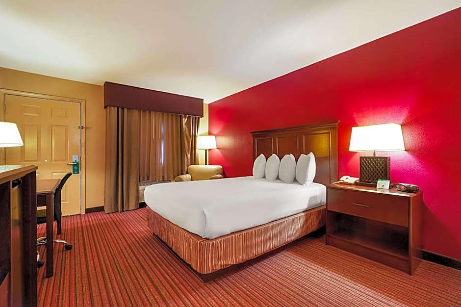 Quality Inn & Suites West Helena