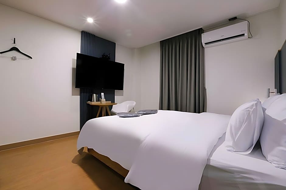 Cheongju Hotel Dictionary