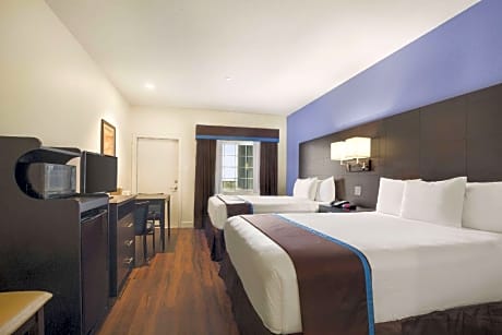 2 Queen Beds Deluxe Studio Suite Non-Smoking
