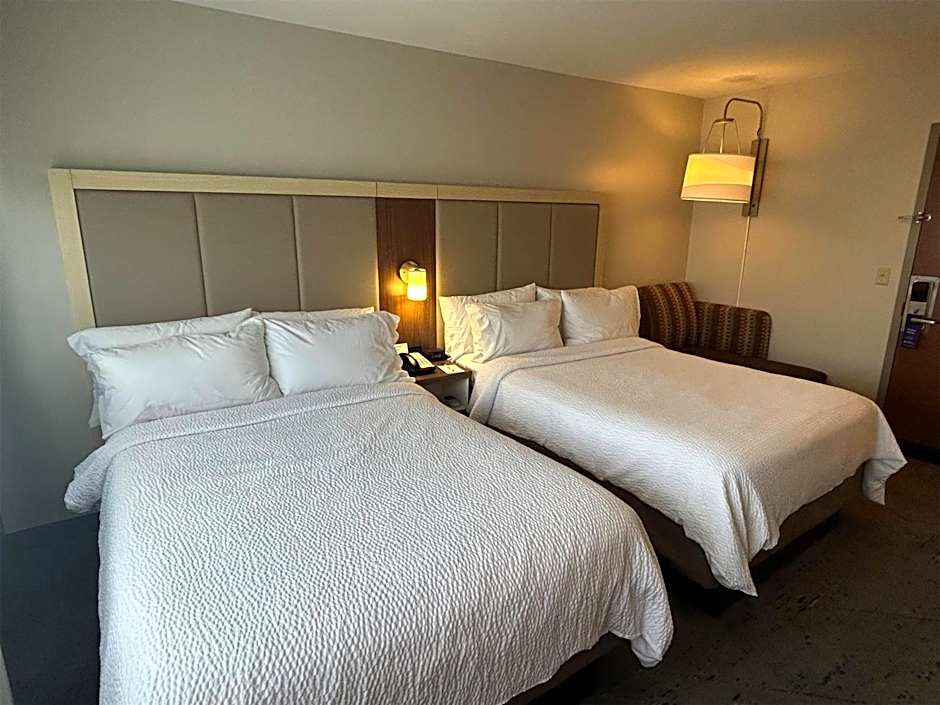 Best Western Roslyn-Long Island Hotel